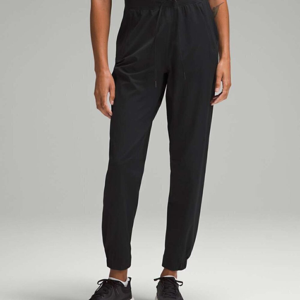 NWOT Lululemon License to Train High-Rise Pant